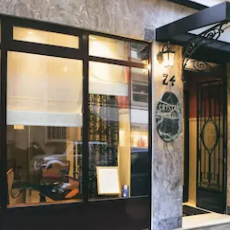 Hotell Crystal Paris